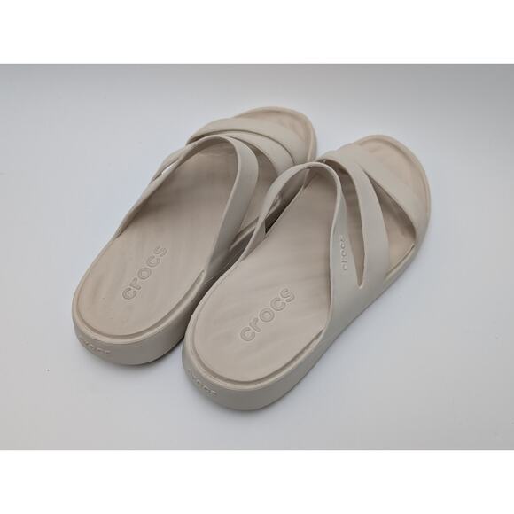 Crocs Getaway Strappy Sandals Womens 7 Cream Lightweight Comfort - Picture 2 of 4